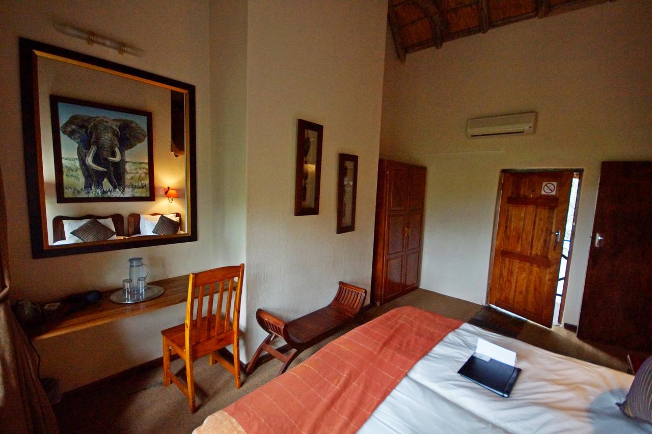 Crocodile Kruger Safari Lodge Marloth Park Dış mekan fotoğraf